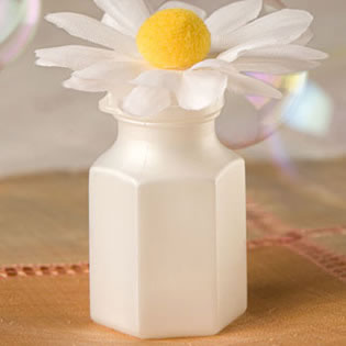 Daisy Topped Wedding Bubbles (12 count)